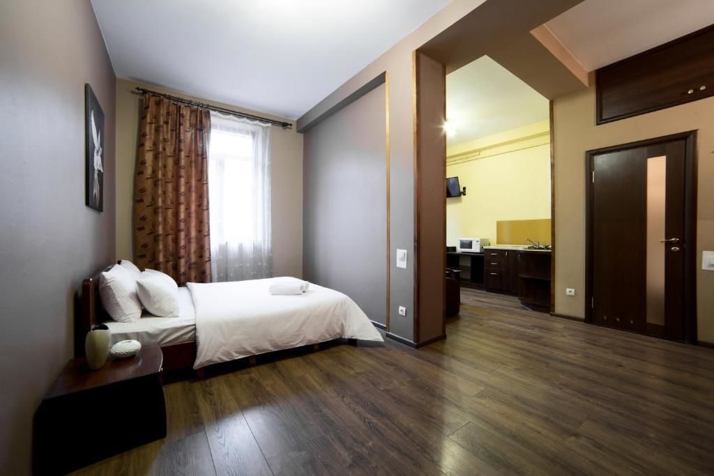 Отель Aparthotel Na Mytniy Львов-50